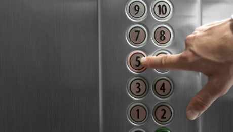 Частые причины остановок лифта и как их предупредить