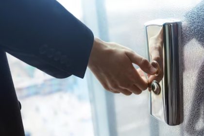 Как правильно принять лифт после монтажа